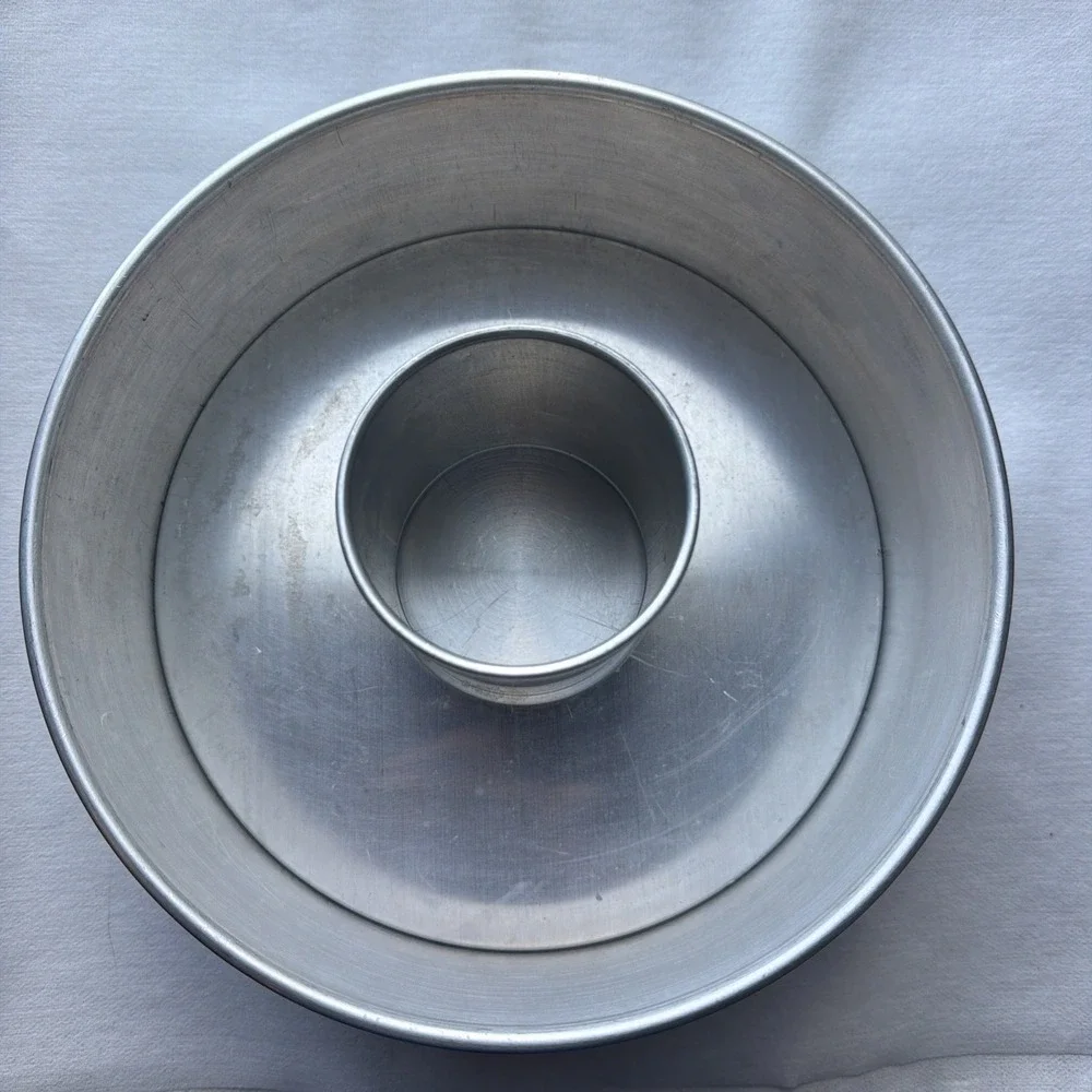 Vintage Mirro Aluminum ROUND 3-PIECE ANGEL FOOD CAKE PAN, BUNDT PAN 9